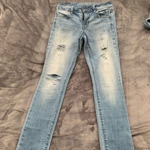 American eagle distressed jeans